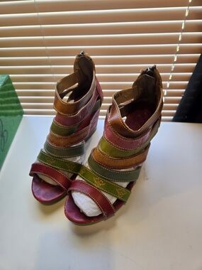 Elite By Corkys Leather Multicolor Strappy Wedge Sandal  8.5